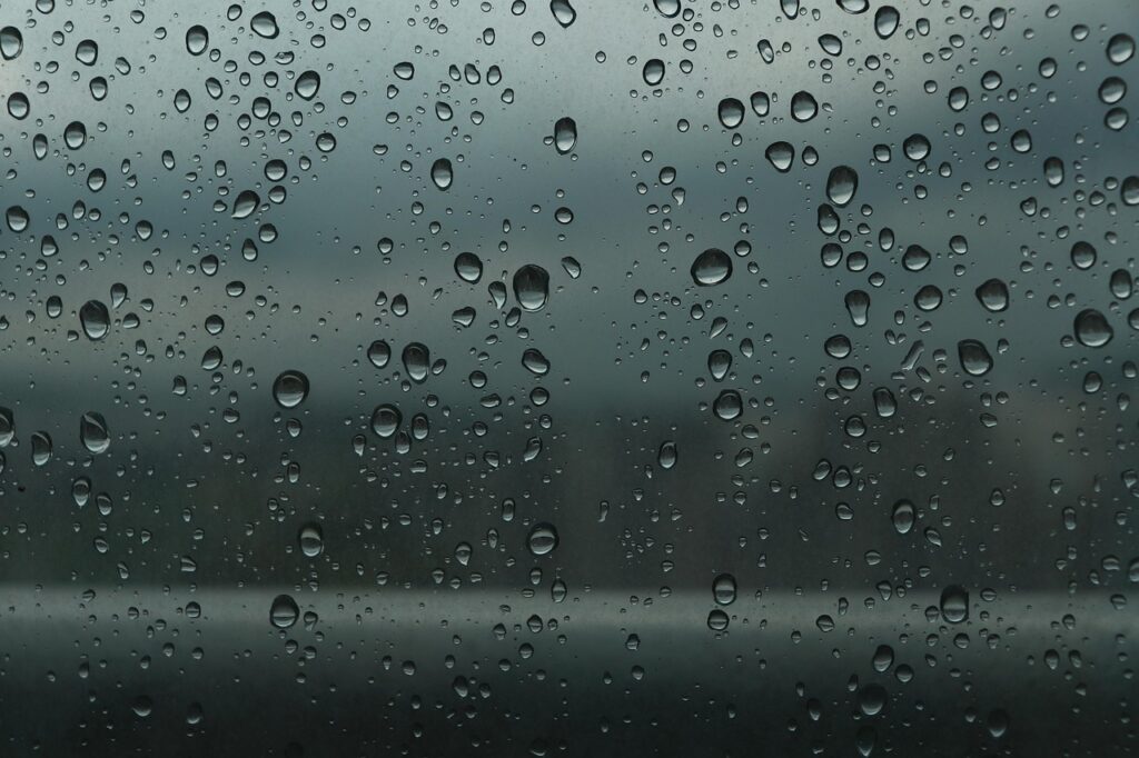 衣替えを雨の日にやっていいの？